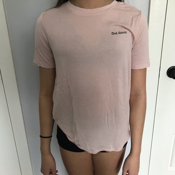 Soft baby pink tee - Picture 1 of 2